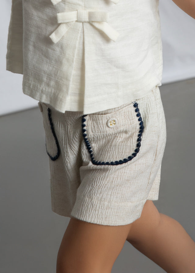 Short à poches brodées