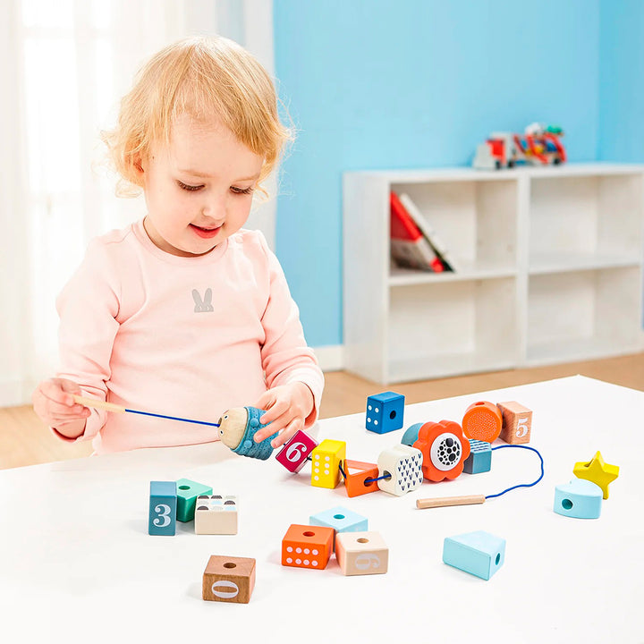 Jeu d'enfilage - Chenille