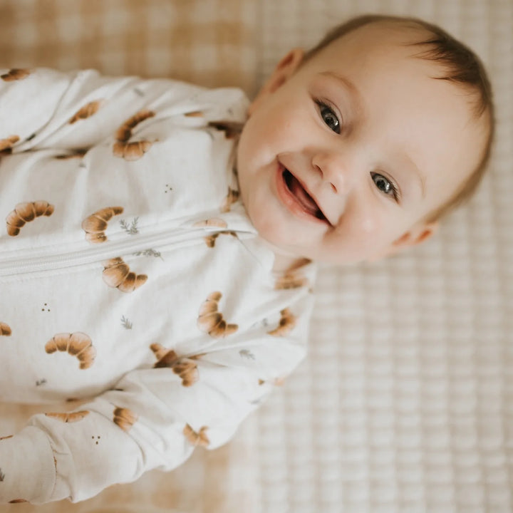 Pyjama une pièce à imprimé de croissants