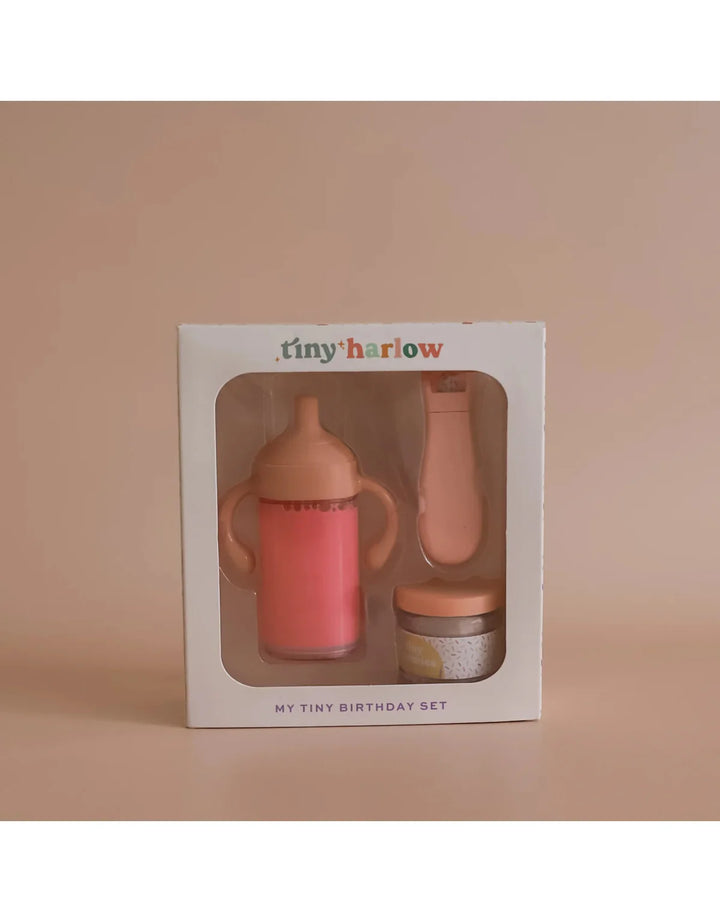 Gift set - Birthday cake and strawberry milk