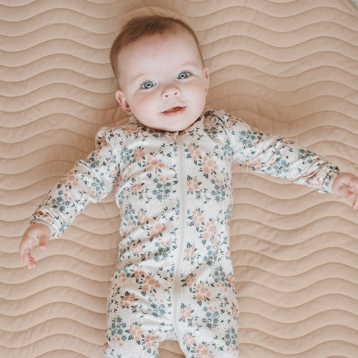 Pyjama une pièce à imprimé de fleurs printanières