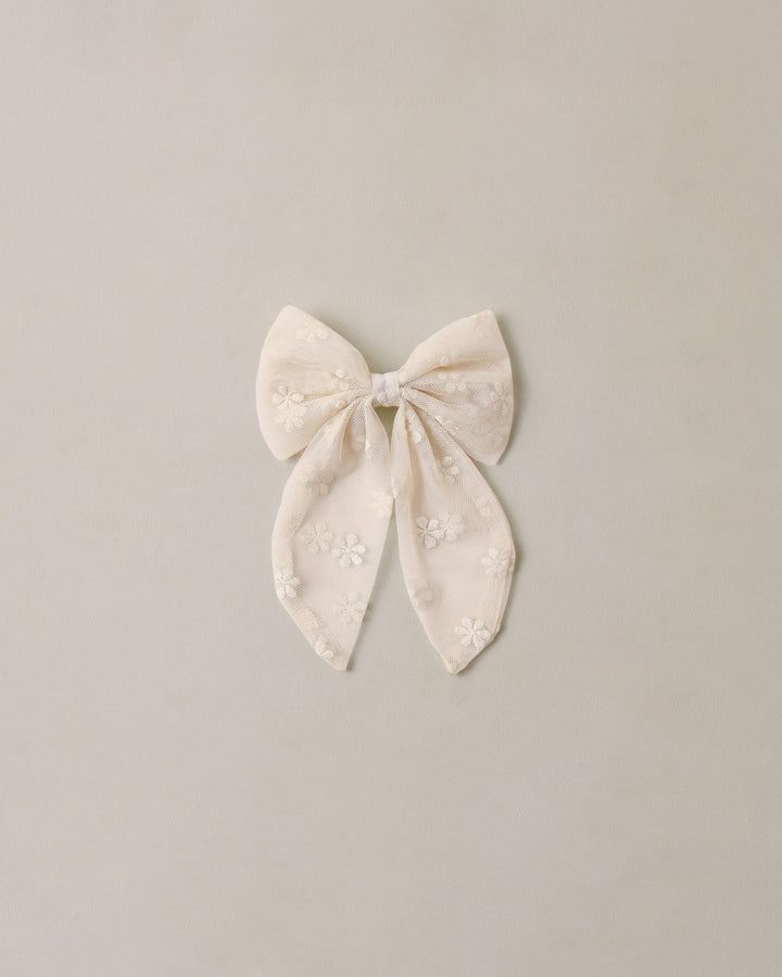 Boucle Everly - Embroidered Daisy
