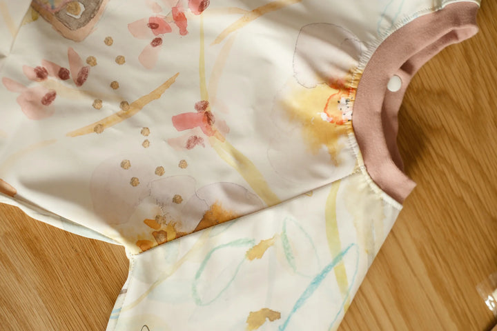 Tablier d’artiste imperméable pour enfants - Soleil fleuri (collaboration avec Lysa Jordan)
