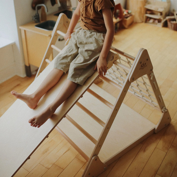 Structure d’escalade Pikler – Rampe et glissade
