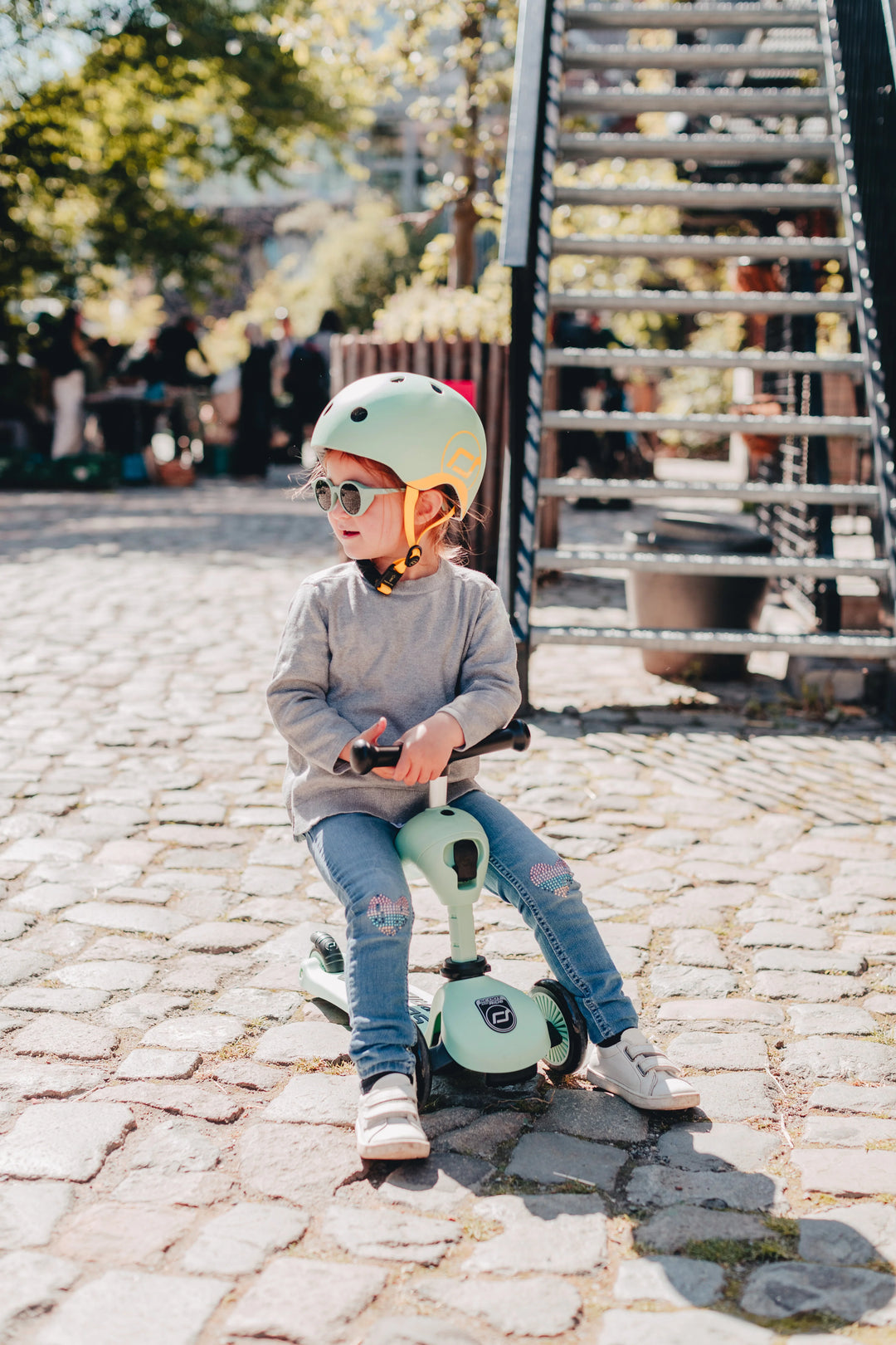 Casque Scoot and Ride