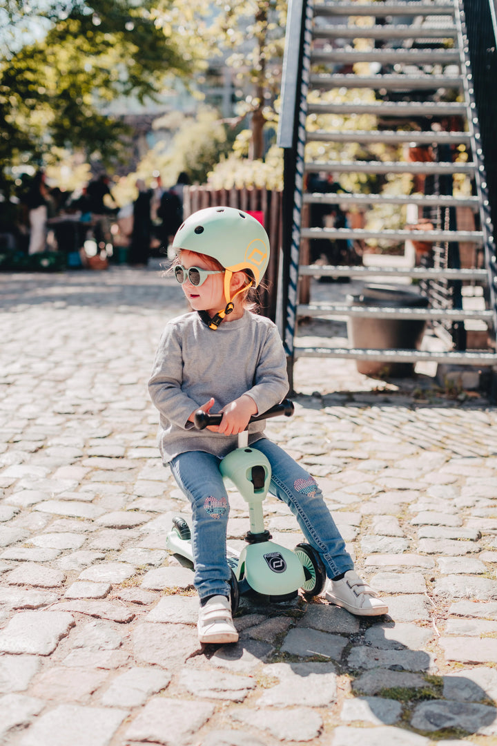 Casque Scoot and Ride