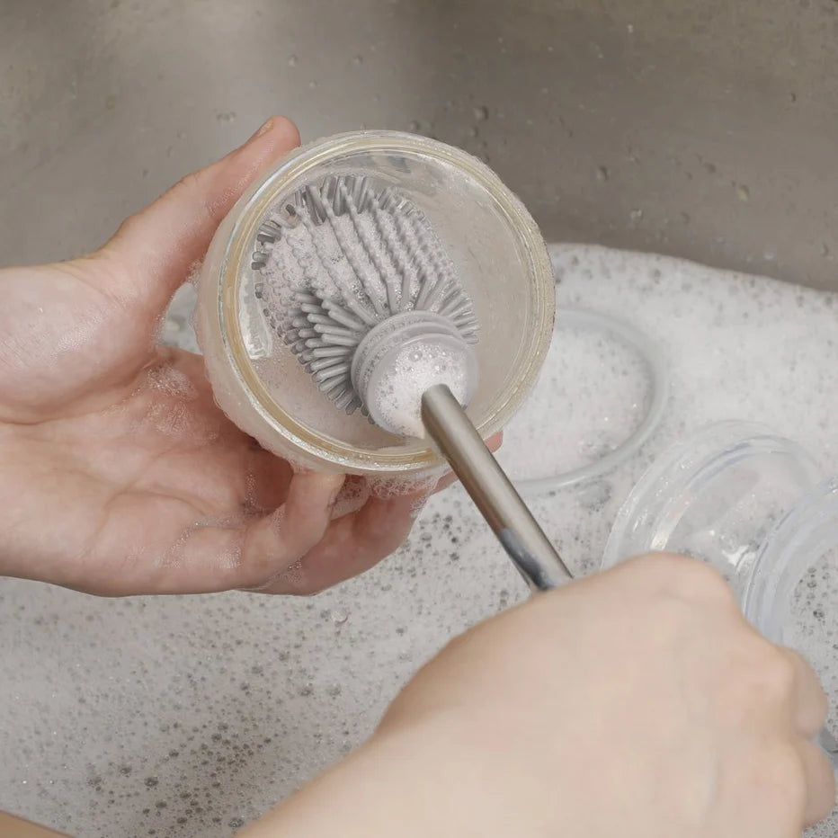 Brosse de nettoyage en silicone à double embout – Gris Sueva