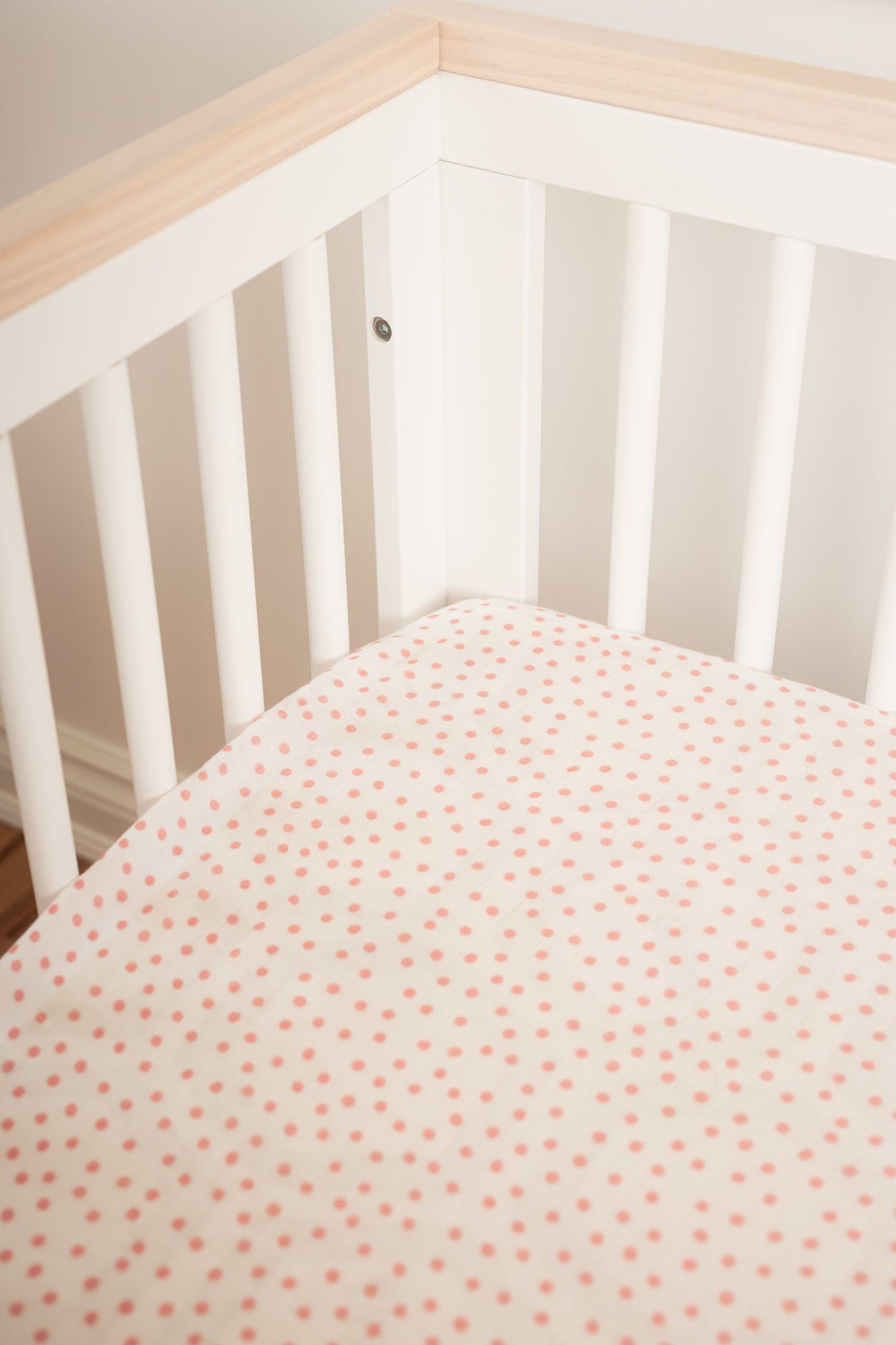 Drap contour de bassinette Blush dots