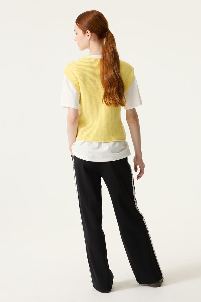 Gilet en tricot jaune